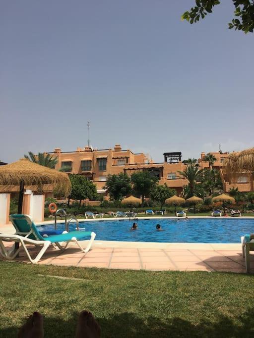 Superbe Appartement Avec Piscine A 800M De La Mer Bahía de Casares Exterior foto